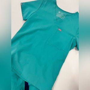 Figs catarina scrub top (xs)